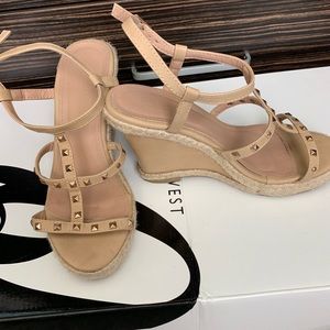 Alexis Harrison wedges! Size 8